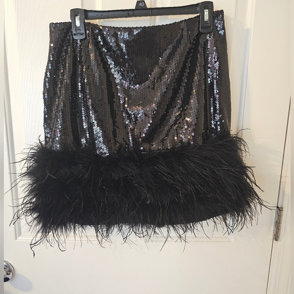 NADINE MERABI Black Sequin And Faux Feather Skirt Size L - Picture 1 of 6